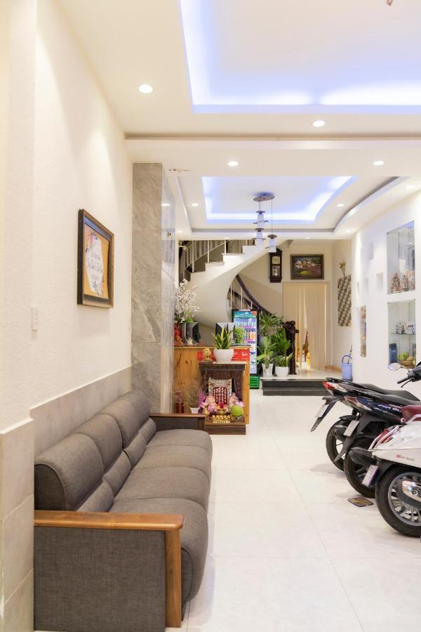 Aqua Nhu Huynh Hotel 3*
